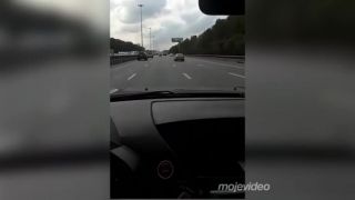 140 km/h na diaľnici s deckom v náručí (Matka roka)