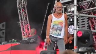Festivalový gogo tanečník