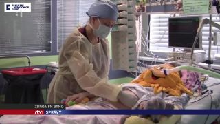 Lekári zachránili dieťa mozgovo mŕtvej matky (Brno)