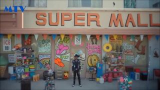 Lil Nas X ft. Billy Ray Cyrus - Old Town Road.