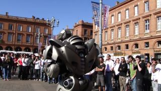 Živý robot (2011)