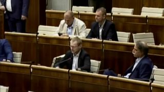 R. Schlosár reaguje na faktické; diskriminácia neočkovaných detí