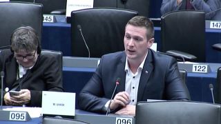M. Uhrík eurokomisárovi pre imigráciu: Zradili ste celú Európu!