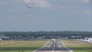 Airbus A350 a A380 na jednej vzletovej/pristávacej dráhe