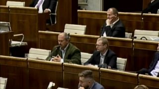 M. Kotleba reaguje na Schlosára; nevychovaný Poliačik; potraty