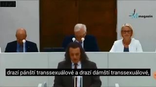 Poslanec AfD Steffen Königer oslovuje všechny sexuální minority