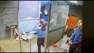 Keď dáš idiotovi zbraň do ruky
