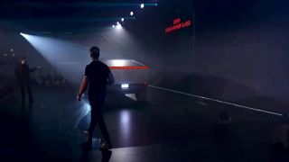 Nerozbitný Cybertruck (Tesla vs. Pelíšky)