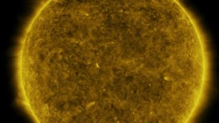 NASA zachytila prechod Merkúra pred Slnkom