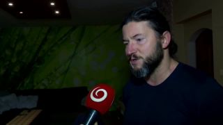 Sanitka uviazla v kolóne aj s pacientom, ktorý bojoval o život