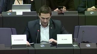 M. Uhrík: Maďari, Poliaci, Briti, vydržte! Slováci sú s vami!