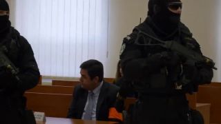 Privádzajú obvinených v prípade vraždy Jána Kuciaka