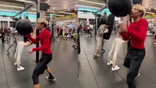 Keď kung-fu majster trénuje s medicimbalom