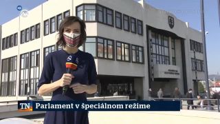Niektorí poslanci nechceli vykonať sľub s rúškom na tvári