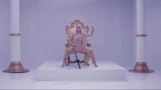 Ava Max - Kings & Queens.