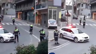 Talianski policajti rozveseľujú ľudí v karanténe