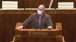 Pán Pročko kľud, dajte si magnézium!"