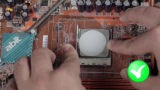 Ako správne nanášať teplovodivú pastu na procesor?