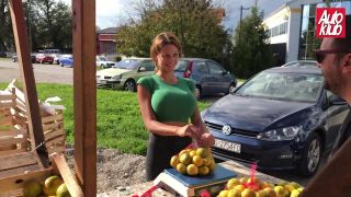 Najobľúbenejšia predavačka mandaríniek v Chorvátsku