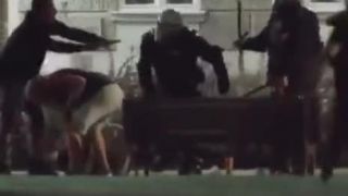 V srbsku sú aktuálnou témou protesty. Polícia útoči bezdôvodne.