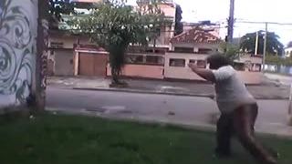 Keď ti povedia, že si príliš tučný na vykonávanie bojových umení