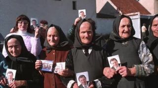 Míting HZDS, babky rasistky