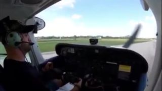 Pilot v zácviku to nápalil do hangáru (Kanada)