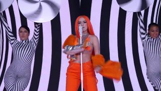 Ava Max – Salt (Live Performance)