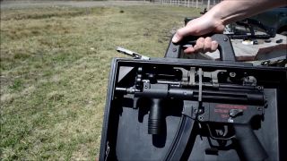 Kufrík pre tajných agentov (HK MP5k)