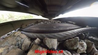 Čo sa deje pod vlakom