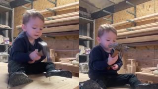 2-ročný chlapček zatĺka s otcom klince