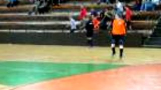 Sranda pri stretnutí Slavia - Brno (Futsal) rozhodca