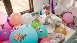 Kiiara - So Sick [feat. blackbear] (Official Video)