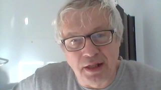 Peter Kovařík sa Romanovi Mikulcovi pozdáva, smerolíz