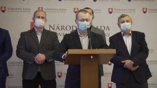 Kotlebovci zverejnili vážne podozrenia