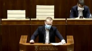 Schlosár kritizuje predĺženie núdzového stavu