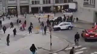 Migranti vypálili policajnú stanicu v Bruseli (2021)