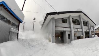 200 centimetrov snehu (Japonsko)