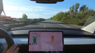 Tesla Model 3 - zrýchlenie z 0 na 264 km/h