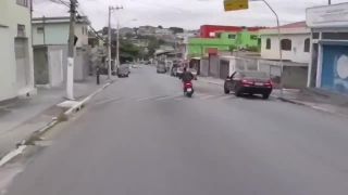 Brazílska polícia prenasleduje na motorkách zlodejov (Sao Paulo)