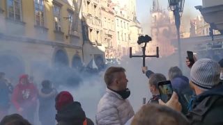 Bitka demonštranti vs. policajti | Praha 7.3.2021