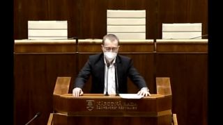 R. Schlosár: Bojujeme proti liberálnym šialencom!