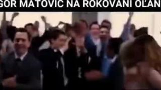 Uniknuté video zo straníckeho zjazdu oľano