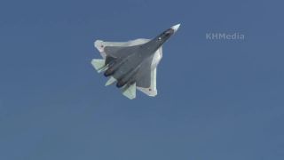 Su-57 sa predvádza na oblohe v Kubinke