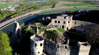 Považský hrad a okolie z DRONU