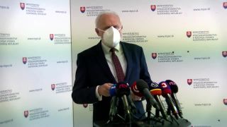 Mičovského demisia. Dôvod je konflikt s Budajom a Matovičom