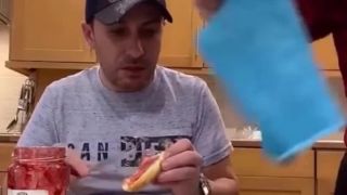 Čerstvo vyžmýkaný? Nech sa páči milý pane.
