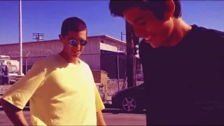 Black V Neck - Mouth Music (RATATATA)