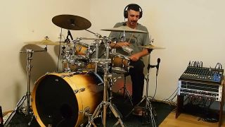 Vajdis nechaj hudbu hrat /cover/
