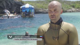 Svetový rekord Alexeja Molčanova v nádychovom potápaní 131 m